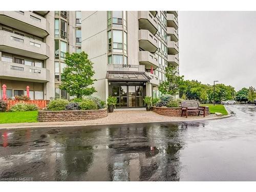 402-5070 Pinedale Avenue, Burlington, ON - Outdoor With Balcony