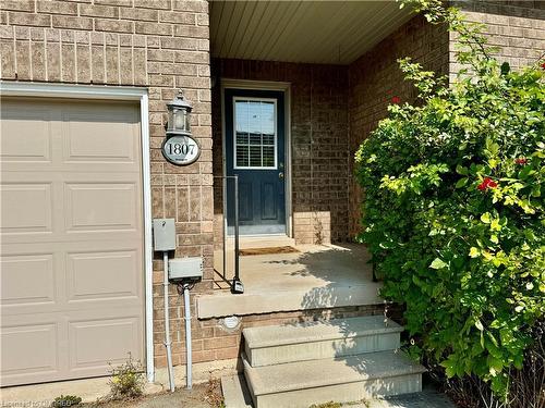 1807 Cobra Crescent, Burlington, ON - Indoor Photo Showing Other Room