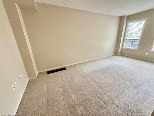 1807 Cobra Crescent, Burlington, ON - Indoor Photo Showing Other Room