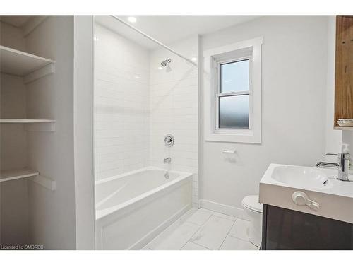 16 Senator Avenue, Hamilton, ON - Indoor Photo Showing Bathroom