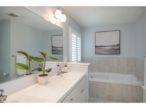 149 Whitlock Avenue, Milton, ON - Indoor Photo Showing Bathroom