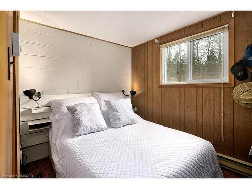 3-566237 Sideroad 7A Sideroad, Kimberley, ON - Indoor Photo Showing Bedroom