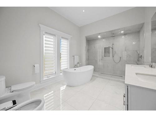 9256 First Line, Milton, ON - Indoor Photo Showing Bathroom