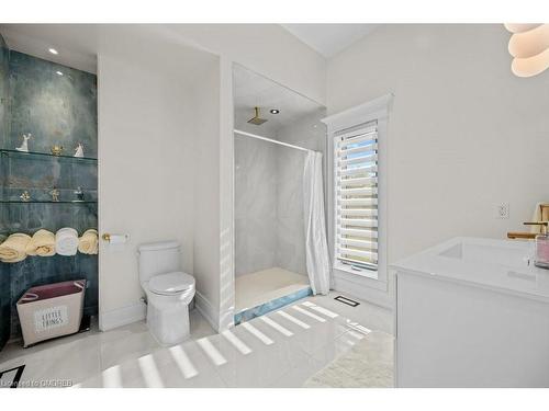 9256 First Line, Milton, ON - Indoor Photo Showing Bathroom