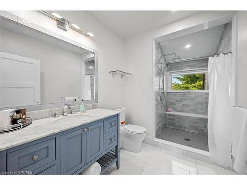 9256 First Line, Milton, ON - Indoor Photo Showing Bathroom