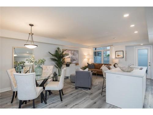 106-3058 Sixth Line, Oakville, ON - Indoor Photo Showing Dining Room