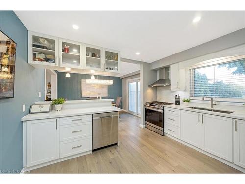 349 Delrex Boulevard, Halton Hills, ON - Indoor Photo Showing Kitchen