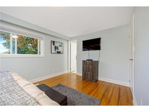 349 Delrex Boulevard, Halton Hills, ON - Indoor Photo Showing Bedroom