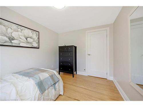 349 Delrex Boulevard, Halton Hills, ON - Indoor Photo Showing Bedroom