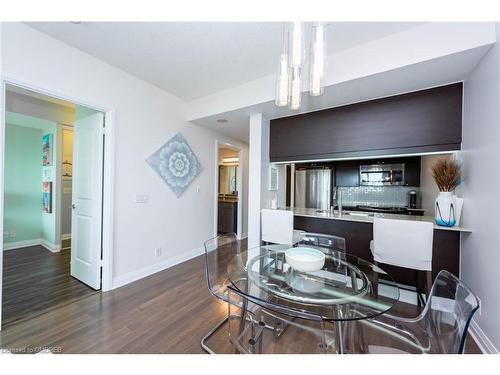 710-1055 Southdown Road, Mississauga, ON - Indoor Photo Showing Dining Room