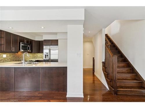 38-2614 Dashwood Drive, Oakville, ON - Indoor Photo Showing Kitchen