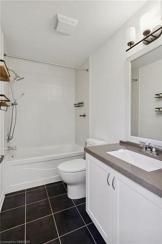 38-2614 Dashwood Drive, Oakville, ON - Indoor Photo Showing Bathroom