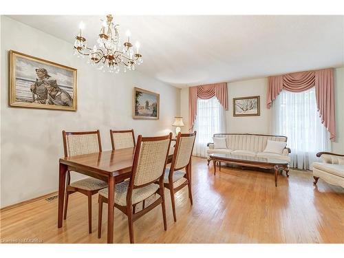 1324 Odessa Crescent, Oakville, ON - Indoor Photo Showing Dining Room