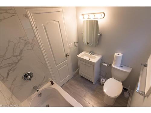 Main Flr-554 Mary Street, Hamilton, ON - Indoor Photo Showing Bathroom