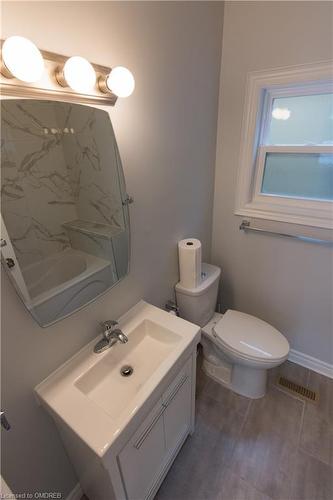 Main Flr-554 Mary Street, Hamilton, ON - Indoor Photo Showing Bathroom