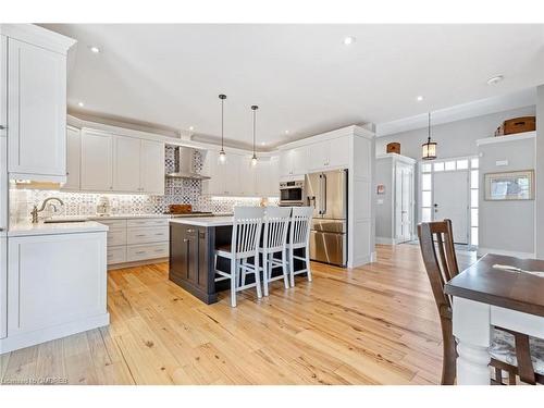 363 Walton Street, Oakville, ON - Indoor Photo Showing Kitchen With Upgraded Kitchen