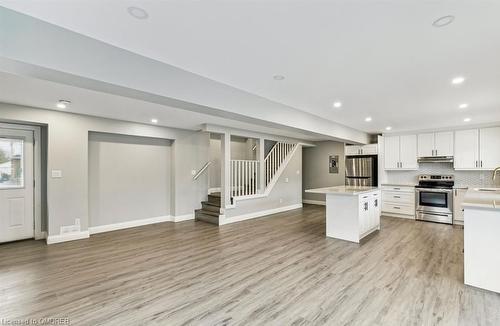 131 Bell Avenue, Hamilton, ON - Indoor Photo Showing Kitchen