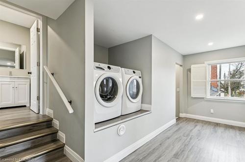 131 Bell Avenue, Hamilton, ON - Indoor Photo Showing Laundry Room