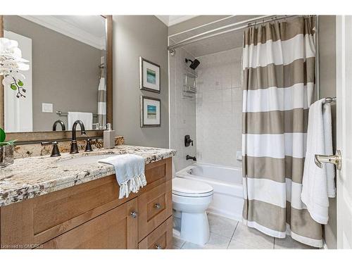 15-2400 Neyagawa Boulevard, Oakville, ON - Indoor Photo Showing Bathroom