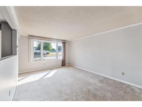 90 Greenbrier Road, Cambridge, ON - Indoor Photo Showing Other Room