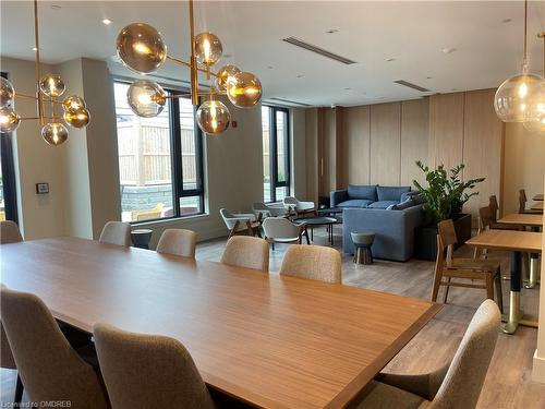 401-1440 Clarriage Court, Milton, ON - Indoor Photo Showing Dining Room