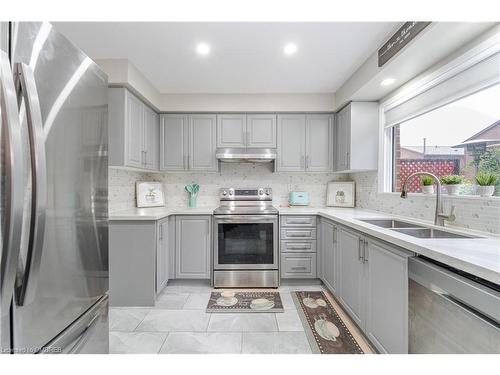 466 Woodlawn Crescent, Milton, ON - Indoor Photo Showing Kitchen With Double Sink