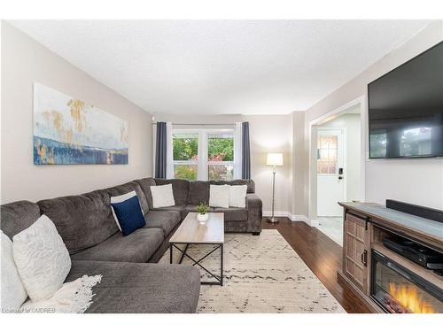 466 Woodlawn Crescent, Milton, ON - Indoor Photo Showing Living Room