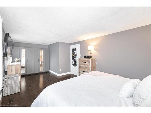 466 Woodlawn Crescent, Milton, ON - Indoor Photo Showing Bedroom