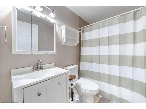 466 Woodlawn Crescent, Milton, ON - Indoor Photo Showing Bathroom