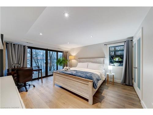 868 Danforth Place, Burlington, ON - Indoor Photo Showing Bedroom