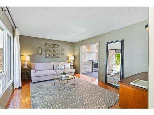 95 Elgin Drive, Brampton, ON - Indoor Photo Showing Living Room