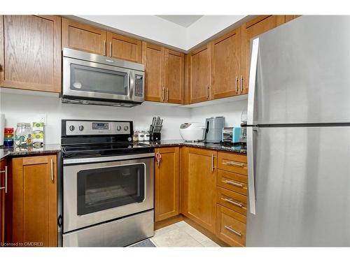 22-2500 Post Road, Oakville, ON - Indoor Photo Showing Kitchen