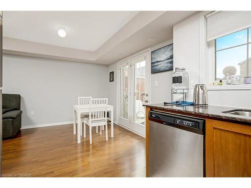 22-2500 Post Road, Oakville, ON - Indoor Photo Showing Kitchen