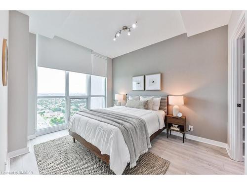 Ph2803-3985 Grandpark Drive, Mississauga, ON - Indoor Photo Showing Bedroom