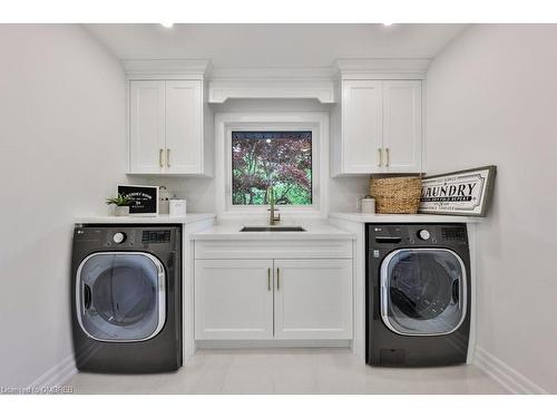 2050 Saint Andrews Place, Mississauga, ON - Indoor Photo Showing Laundry Room