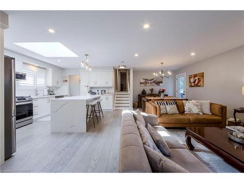 2169 Sunnyvale Drive, Oakville, ON - Indoor Photo Showing Living Room