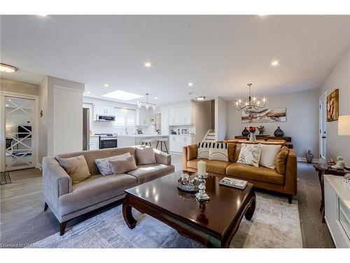 2169 Sunnyvale Drive, Oakville, ON - Indoor Photo Showing Living Room