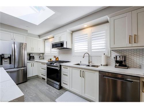 2169 Sunnyvale Drive, Oakville, ON - Indoor Photo Showing Kitchen With Double Sink With Upgraded Kitchen