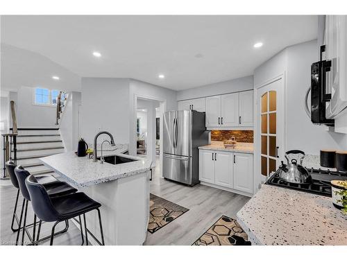 513 Britannia Avenue, Oshawa, ON - Indoor Photo Showing Kitchen