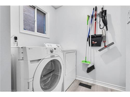 513 Britannia Avenue, Oshawa, ON - Indoor Photo Showing Laundry Room