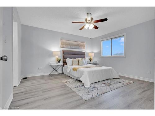 513 Britannia Avenue, Oshawa, ON - Indoor Photo Showing Bedroom