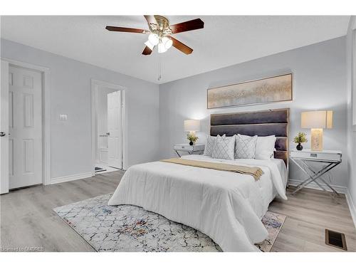 513 Britannia Avenue, Oshawa, ON - Indoor Photo Showing Bedroom