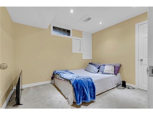 513 Britannia Avenue, Oshawa, ON - Indoor Photo Showing Bedroom