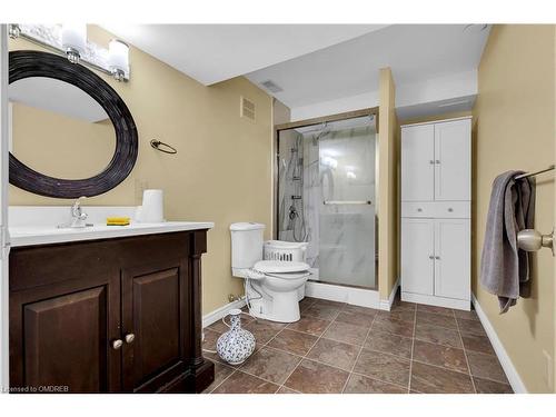 513 Britannia Avenue, Oshawa, ON - Indoor Photo Showing Bathroom