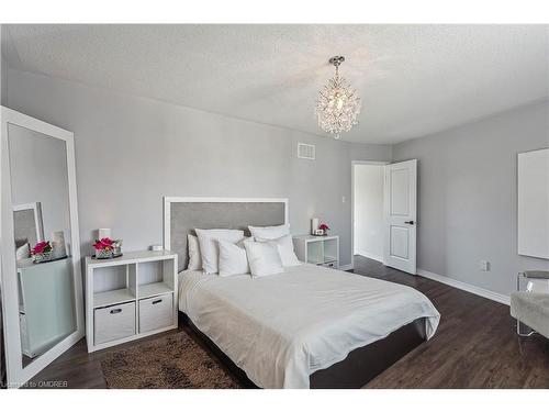 3-3045 George Savage Avenue, Oakville, ON - Indoor Photo Showing Bedroom