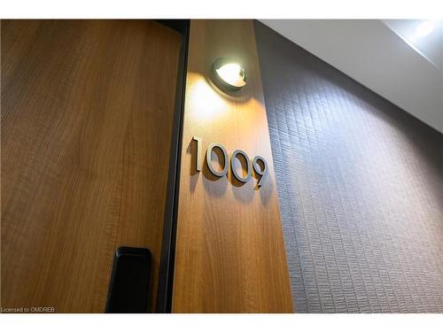 1009-21 Park Street E, Mississauga, ON 