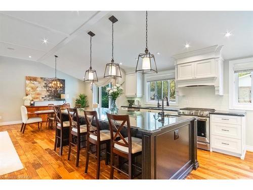 1381 Beemer Avenue, Mississauga, ON - Indoor Photo Showing Kitchen With Upgraded Kitchen