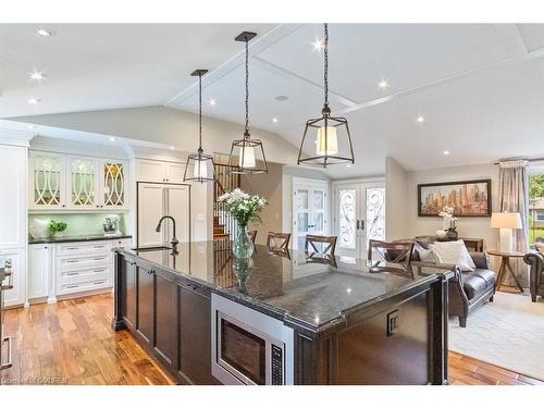 1381 Beemer Avenue, Mississauga, ON - Indoor Photo Showing Kitchen With Upgraded Kitchen