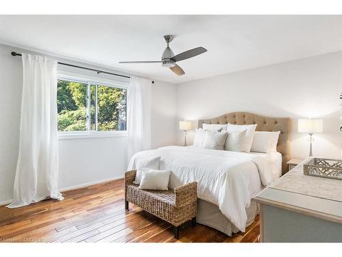 1381 Beemer Avenue, Mississauga, ON - Indoor Photo Showing Bedroom