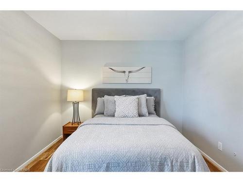 1381 Beemer Avenue, Mississauga, ON - Indoor Photo Showing Bedroom